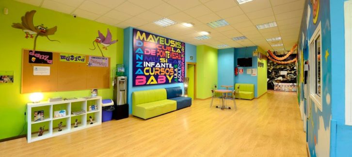 pontevedra-galeria-aulas01-tecnologia-musical-steinberg-cubase-nuendo-waves-audio-mayeusis-composición-canto-piano-jazz-vigo-conservatorio-mayeusis-superior-galicia-formacion