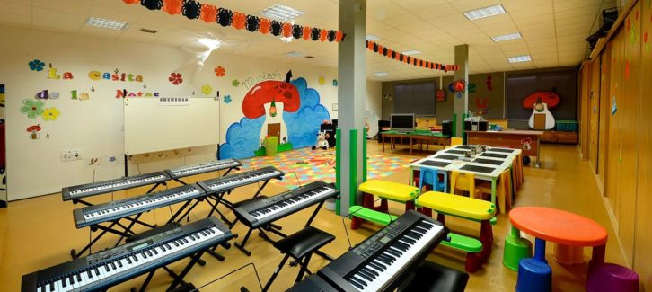 pontevedra-galeria-aulas07-tecnologia-musical-steinberg-cubase-nuendo-waves-audio-mayeusis-composición-canto-piano-jazz-vigo-conservatorio-mayeusis-superior-galicia-formacion